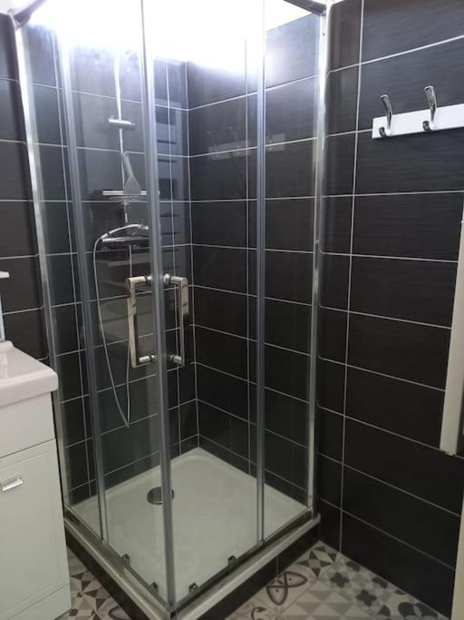 Bienvenue Au Caton Apartment Tarbes Exterior photo